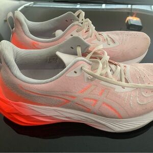 Asics Novablast4 for Men’s size 10.5 in good condition